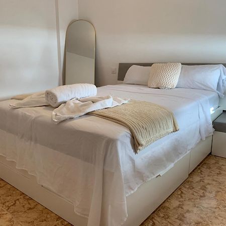 Pisos Baraja Gl Apartment มาดริด ภายนอก รูปภาพ