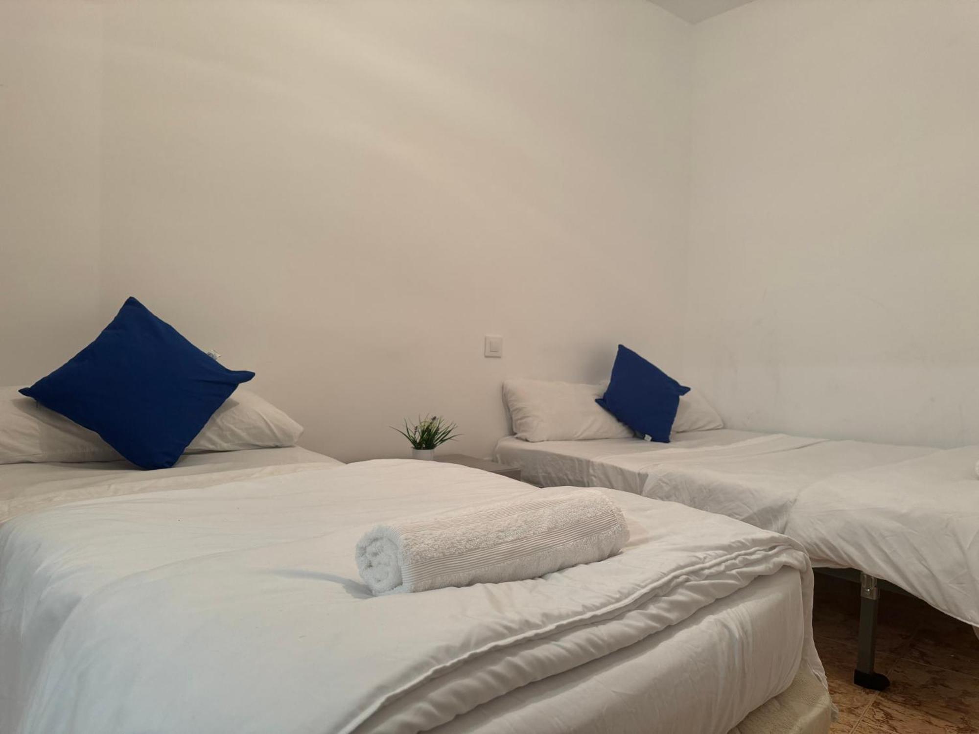 Pisos Baraja Gl Apartment มาดริด ภายนอก รูปภาพ