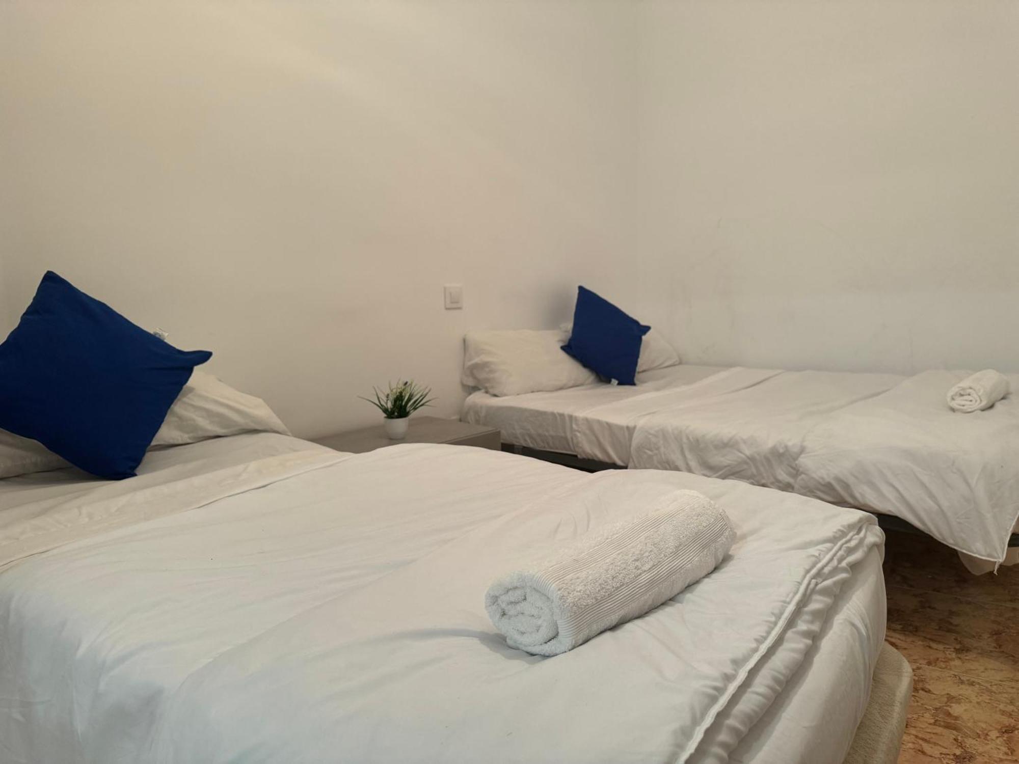 Pisos Baraja Gl Apartment มาดริด ภายนอก รูปภาพ