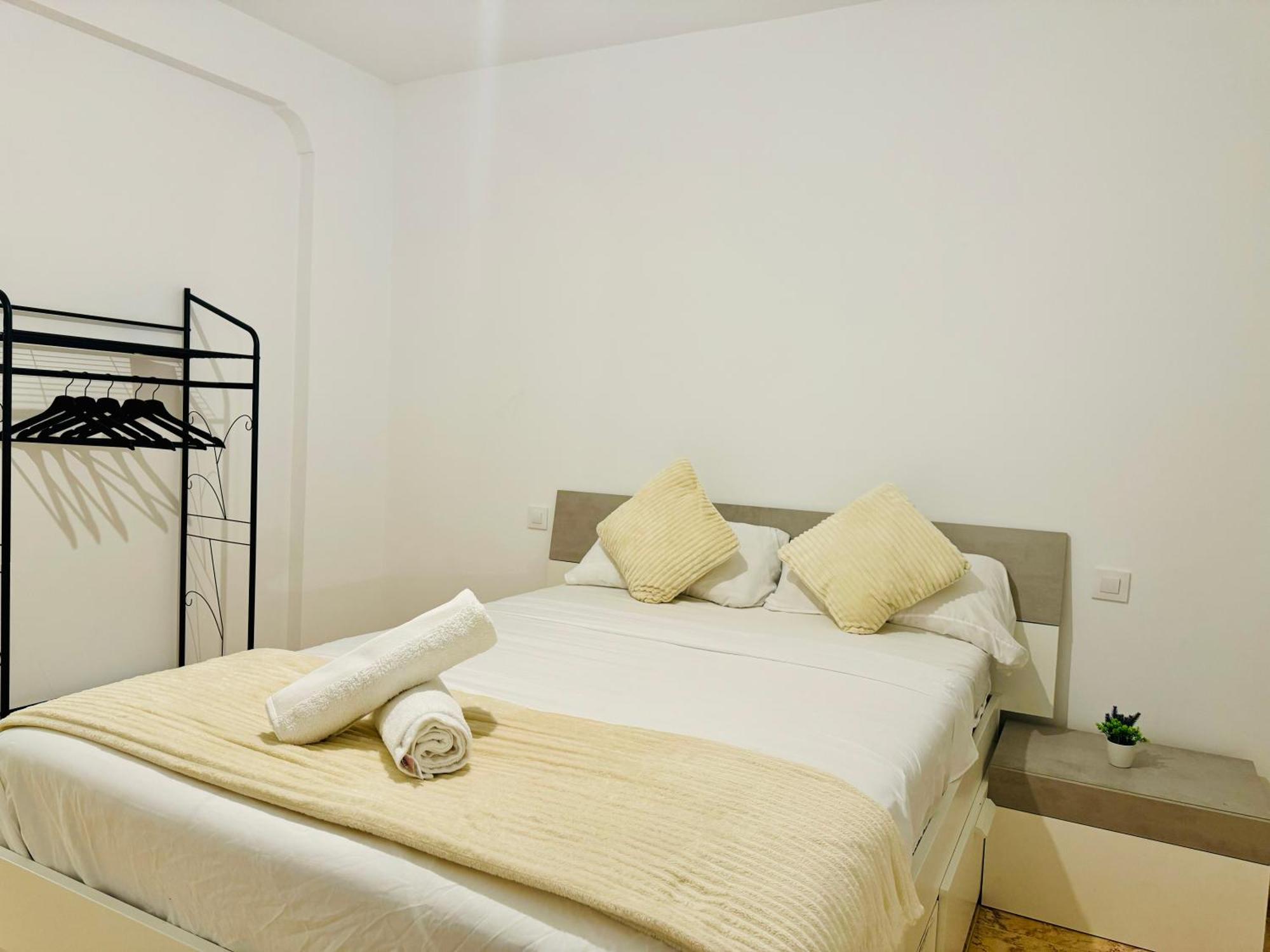 Pisos Baraja Gl Apartment มาดริด ภายนอก รูปภาพ