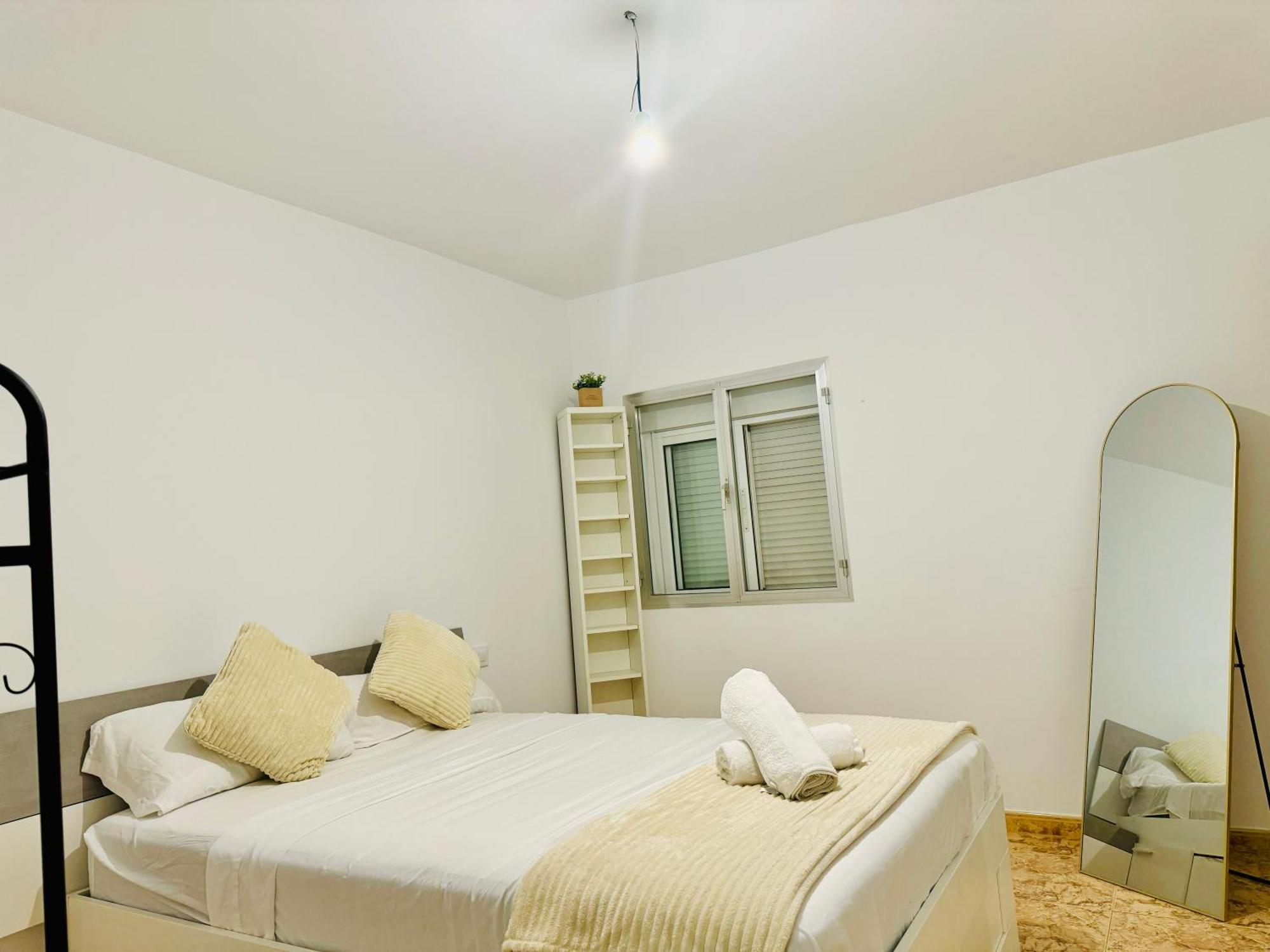 Pisos Baraja Gl Apartment มาดริด ภายนอก รูปภาพ